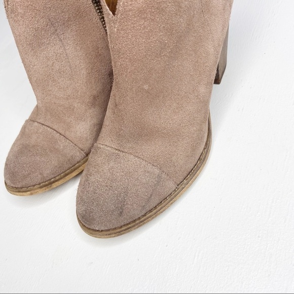 Susina Taupe Tan Suede Ankle Booties Sz 8.5 - Picture 4 of 9
